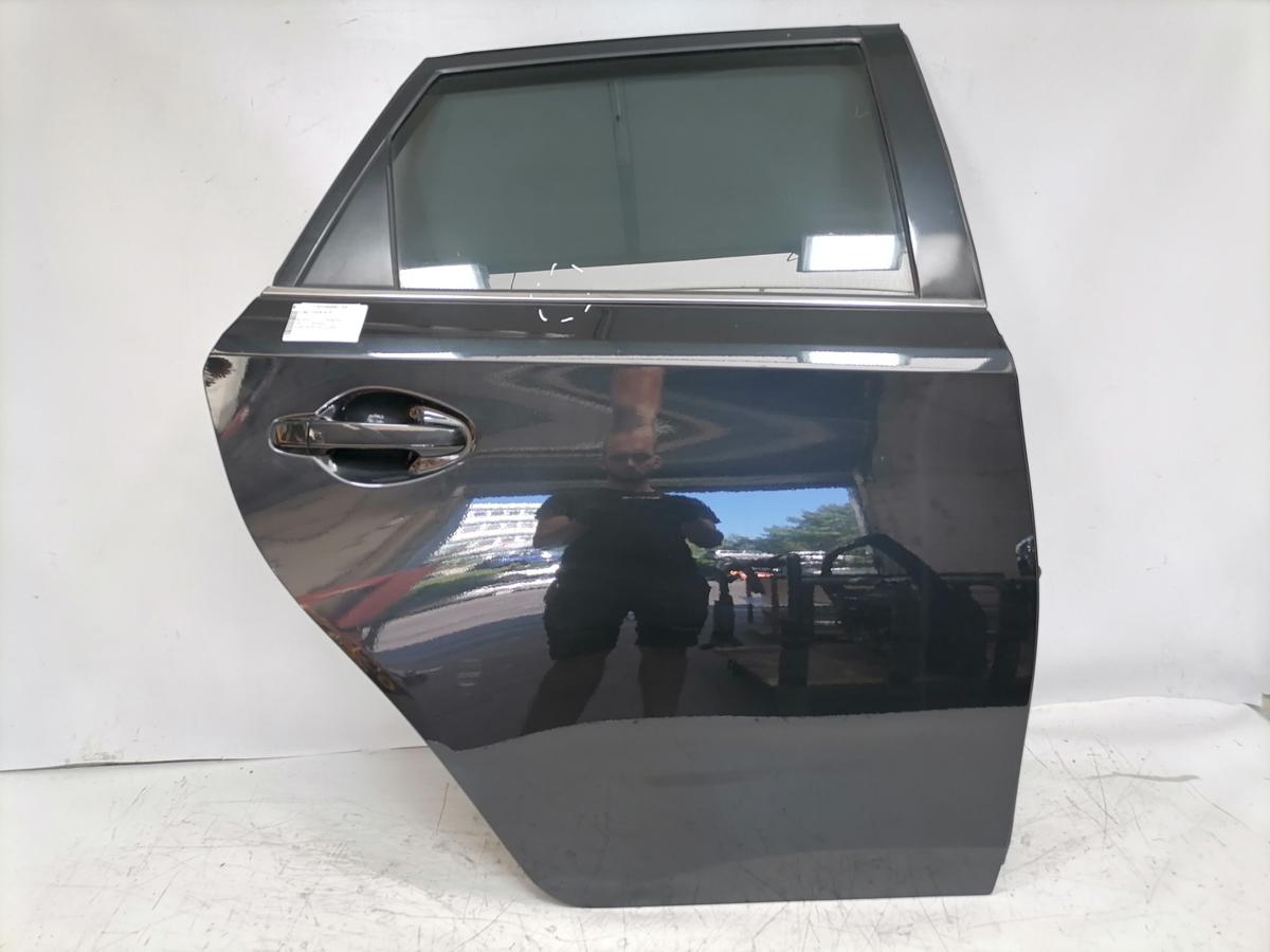 Toyota Auris 2 original T&uuml;r hinten rechts 209 Schwarz Flie&szlig;heck Bj.2018